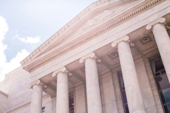 Edificio del Capitolio de Estados Unidos representando el aplazamiento de la Ley Clarity en el Senado
