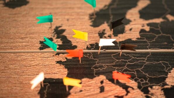 Búsqueda y optimización SEO representando el cambio de política de Google en Europa